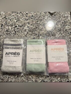 APRÈS Pilates Grip Socks